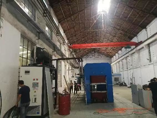 電気または転送オイル 加熱 ゴム 鋳造  vulkanising プレス 0-25MPa 圧力範囲 0-300°C 温度