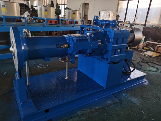 22Kw ホットフィードゴムエクストルーダー 120mm 高強度耐磨螺栓を使用