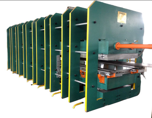 よい価格 パーソナライズ可能なバルカリゼーションプレス ゴム熱プレス 機械 PLC制御システム付き ゴムコード用布コンベヤーベルト製造機械 オンライン