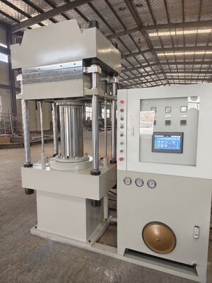 よい価格 600×600mm ホットプレート 100トン クランプフォース ゴム加硫プレス機 PLC制御システム付き ゴムブロック製造用 オンライン