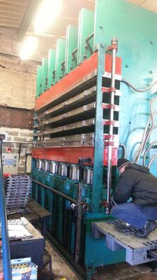 よい価格 10.0MN の緊張力と再タイリングのための改良された水力システム オンライン